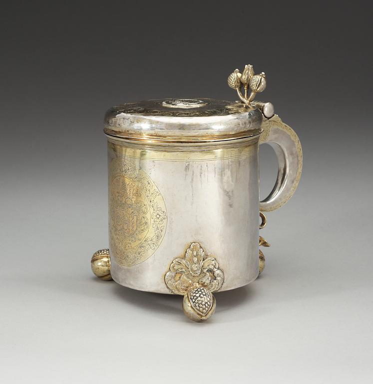 A Baltic 17th century parcel-gilt tankard, makers mark of Andreas Brackfeldt, Riga (1661-1697).