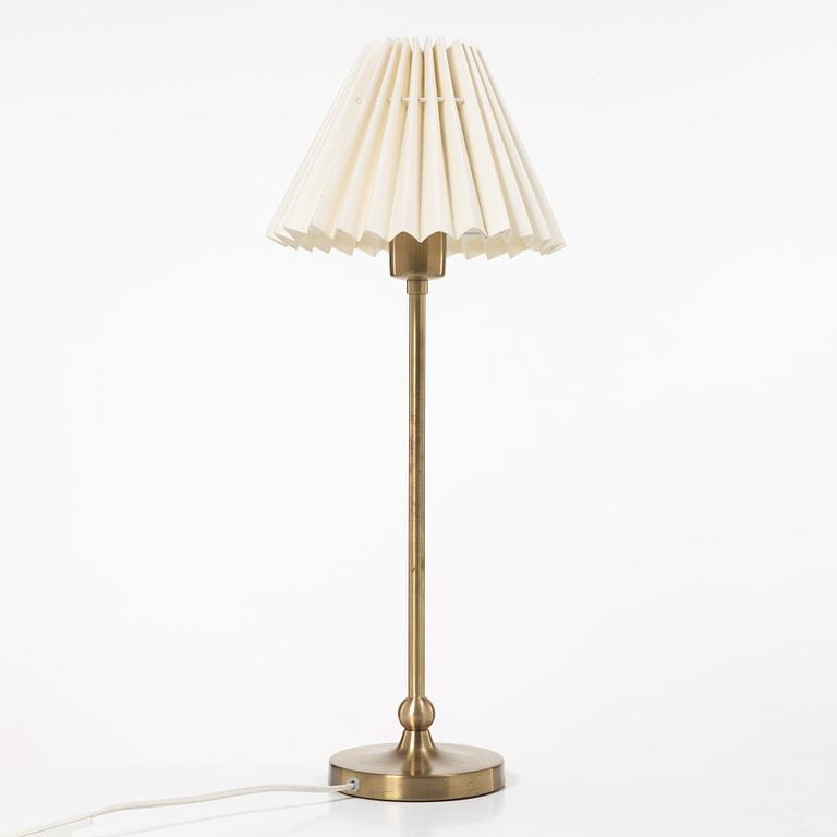 Josef Frank, Bordslampa, Firma Svenskt Tenn, modell G 2569.