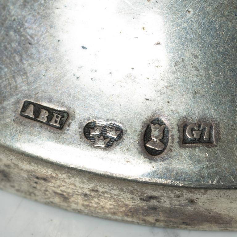 Two Swedish silver beakers, Stockholm 1909-1942.