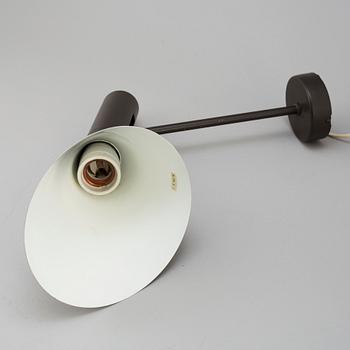 ARNE JACOBSEN, "AJ" vägglampa, på licens av Axel Anell, 1950/60-tal.