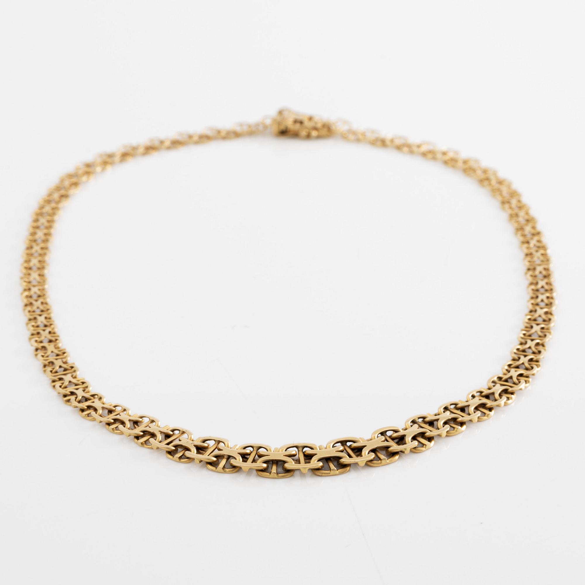 Necklace 18K gold.