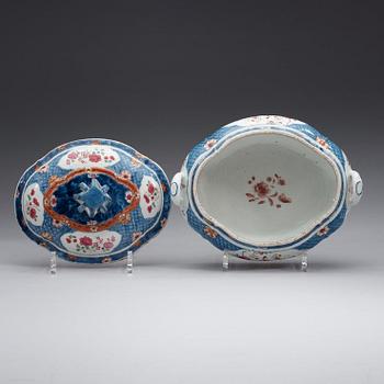 A blue and white and famille rose tureen with cover and stand, Qing dynasty, Qianlong (1736-95).