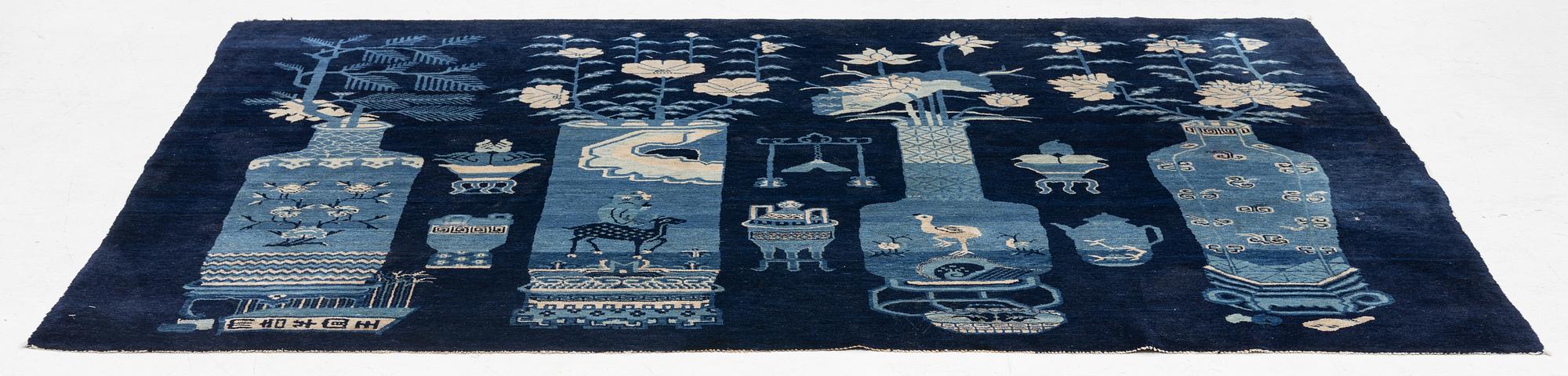Carpet, China, approx. 218 x 168 cm.