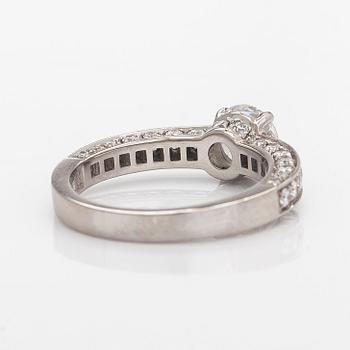 Bulgari, a platinum ring, 'Dedicata a Venezia', with brilliant-cut diamonds. With certificate and GIA dossier.