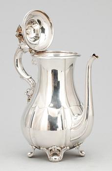 KAFFEKANNA, silver, Gustaf Möllenborg Feron, Stockholm, 1872. Vikt ca 730 gram.