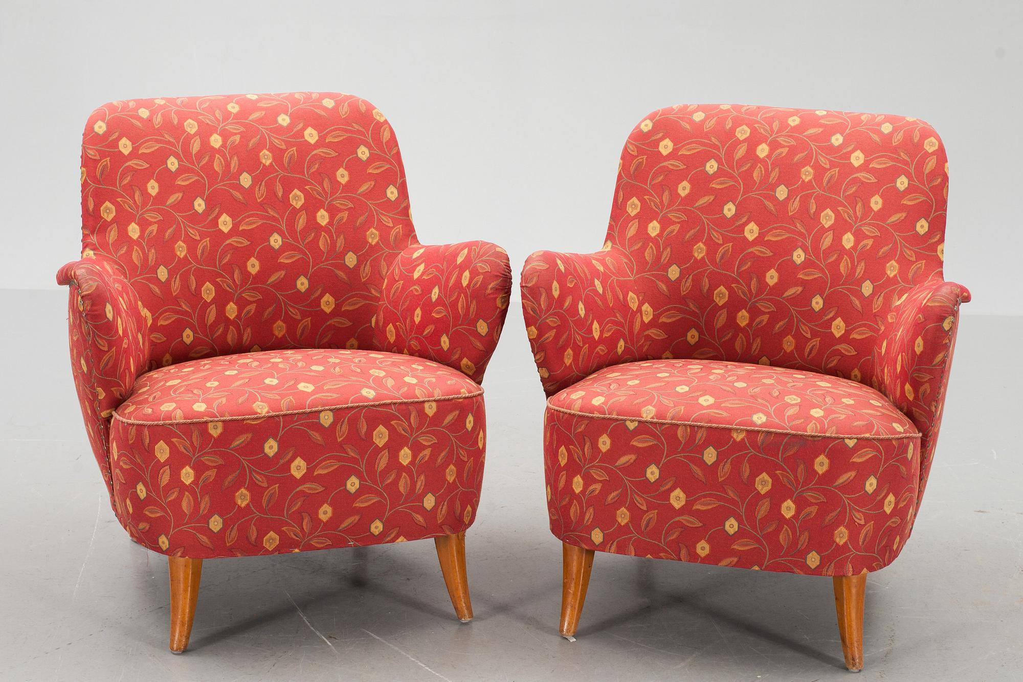 FÅTÖLJER, ett par. 1940-tal.