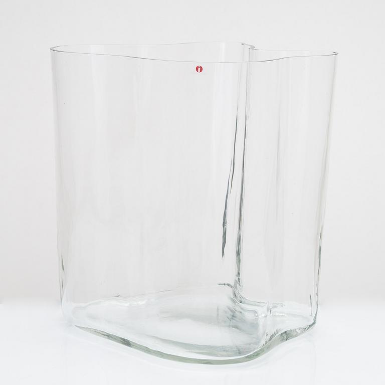 Alvar Aalto, a '3031' vase signed Alvar Aalto 3031.