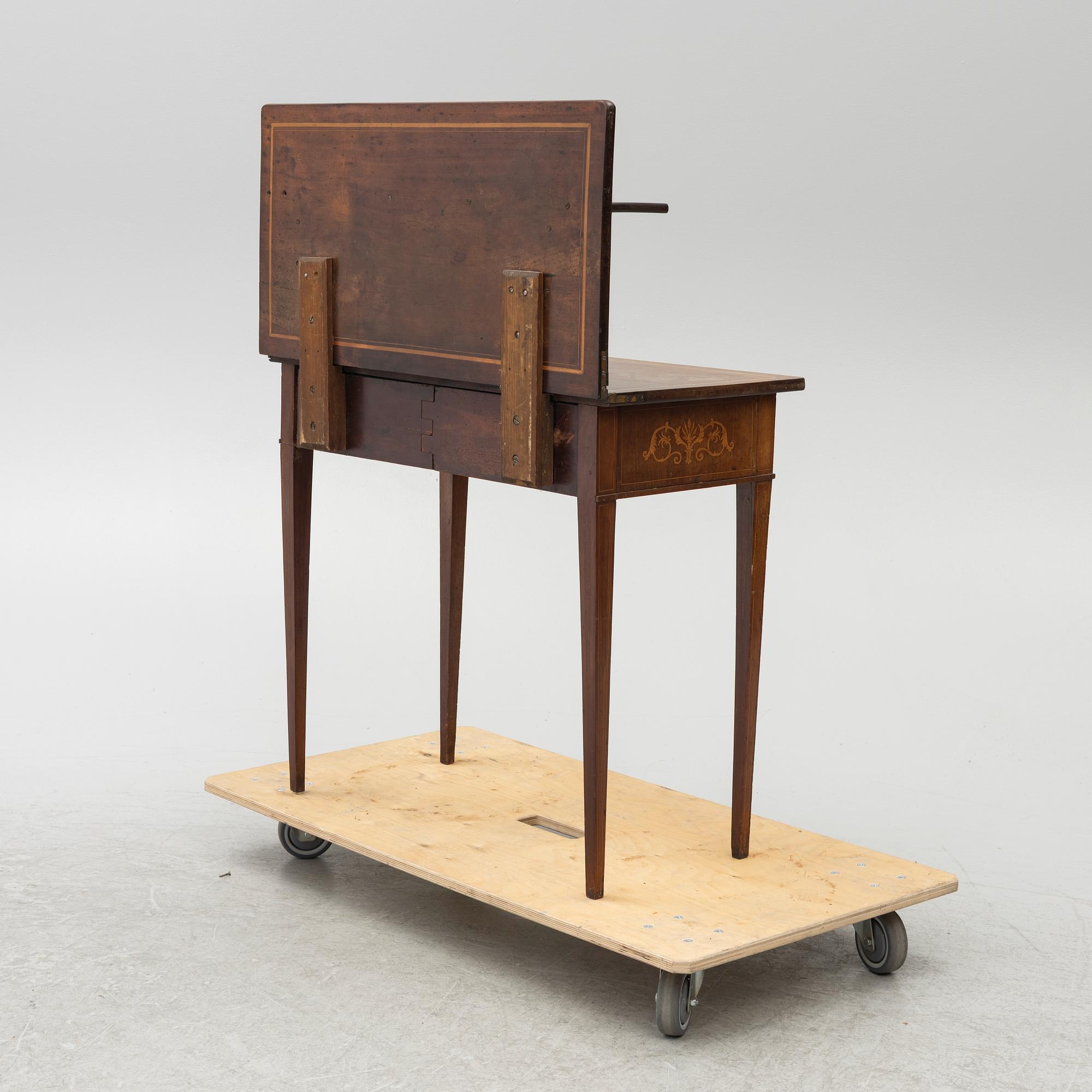 A desk, 19th century.