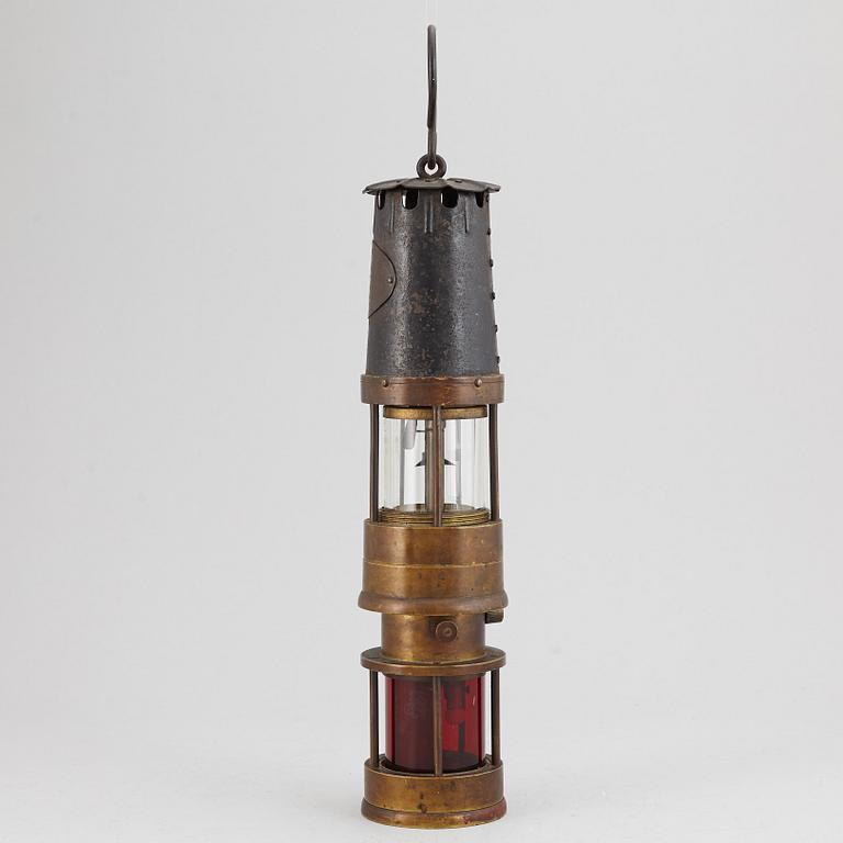 A miners lantern "Spiralarm", England, 20th Century.