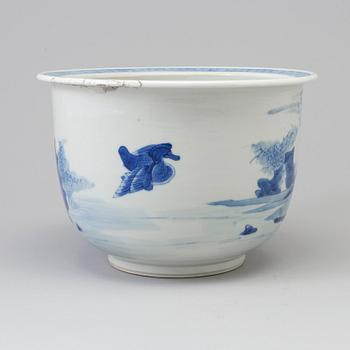 A blue and white flower pot, China, circa 1900.