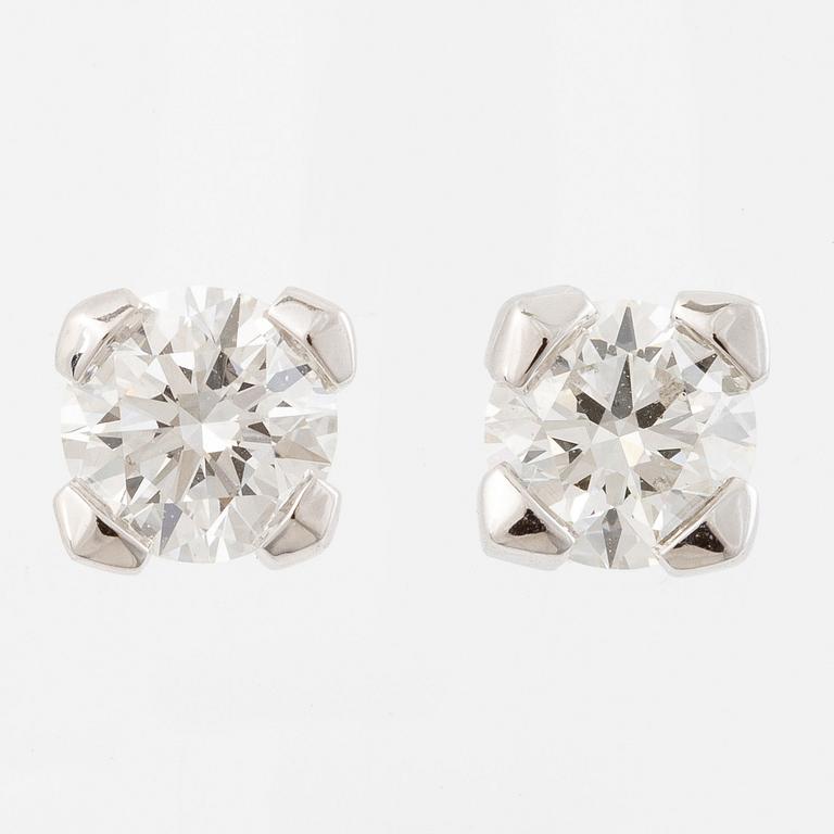 Earrings 18K white gold set with brilliant-cut diamonds, accompanied by GIA dossier.