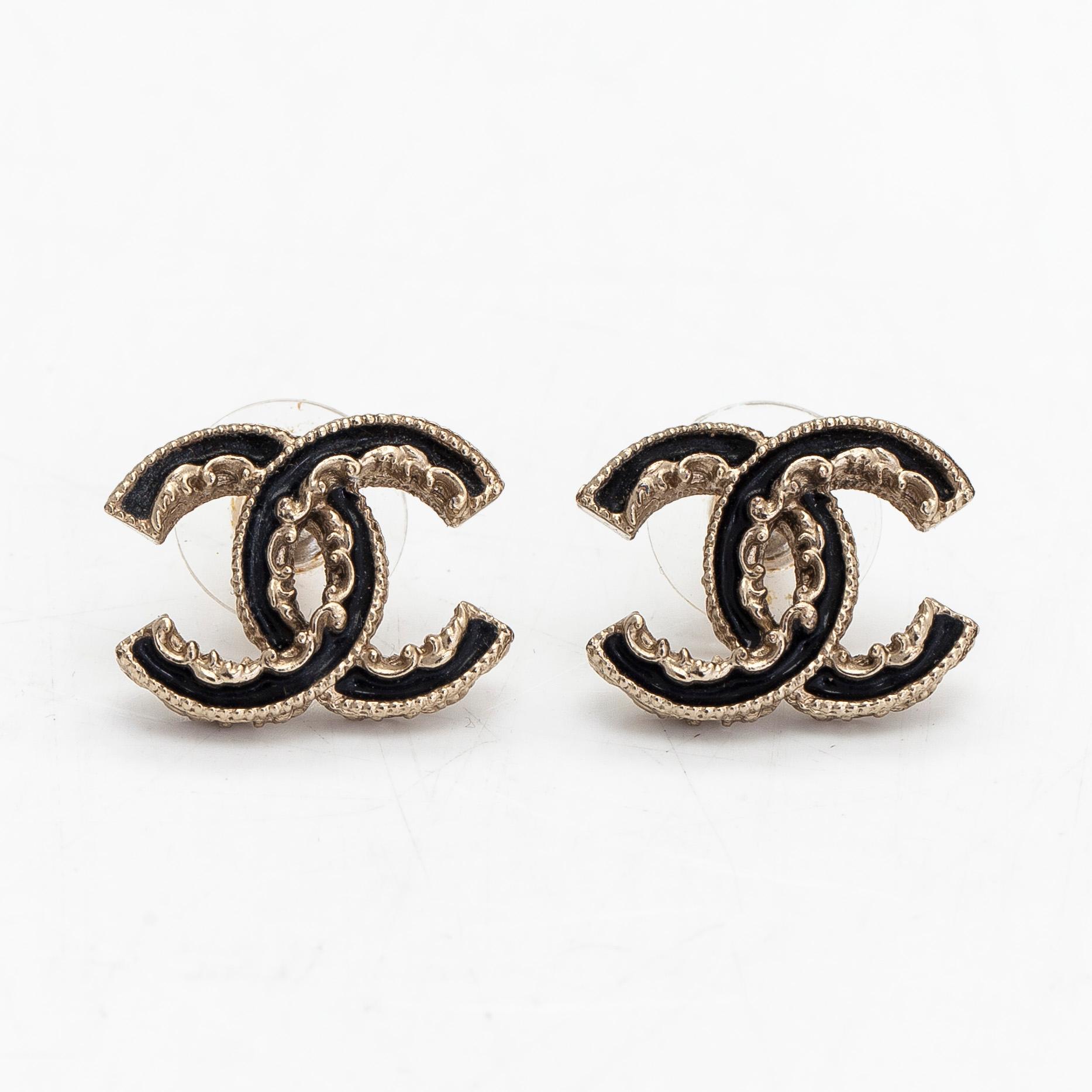 Chanel baroque earrings store