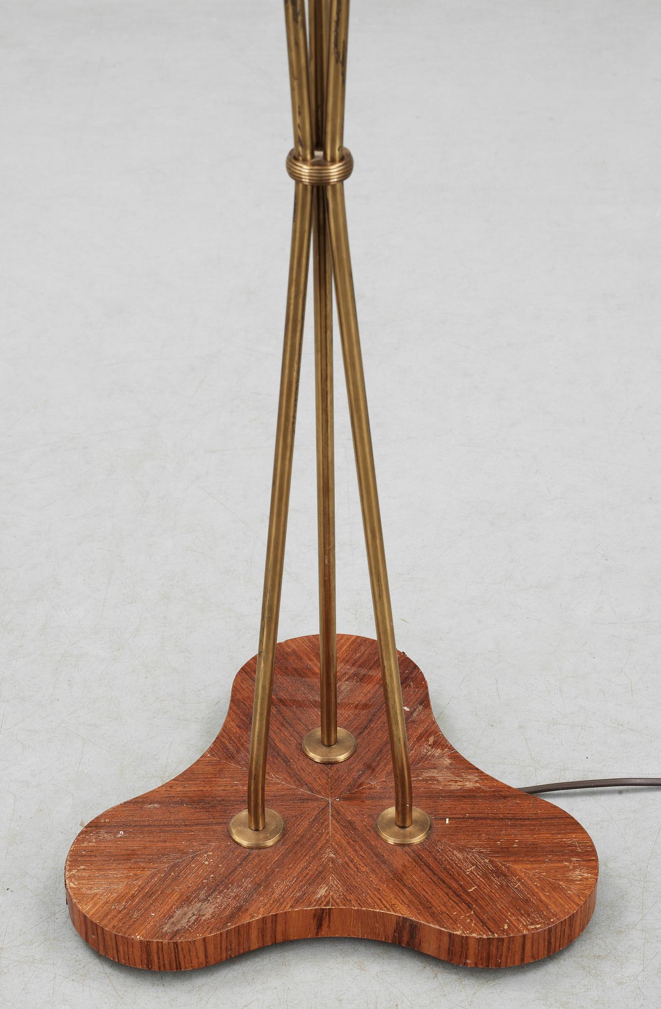 GOLVLAMPA, 1900-talets mitt.