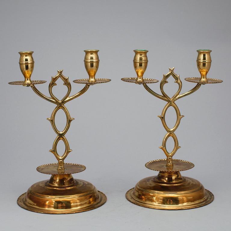 KANDELABRAR, ett par mässing, barockstil, omkring 1900.