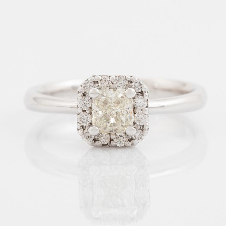 Radiant cut diamond and brilliant cut diamond ring.