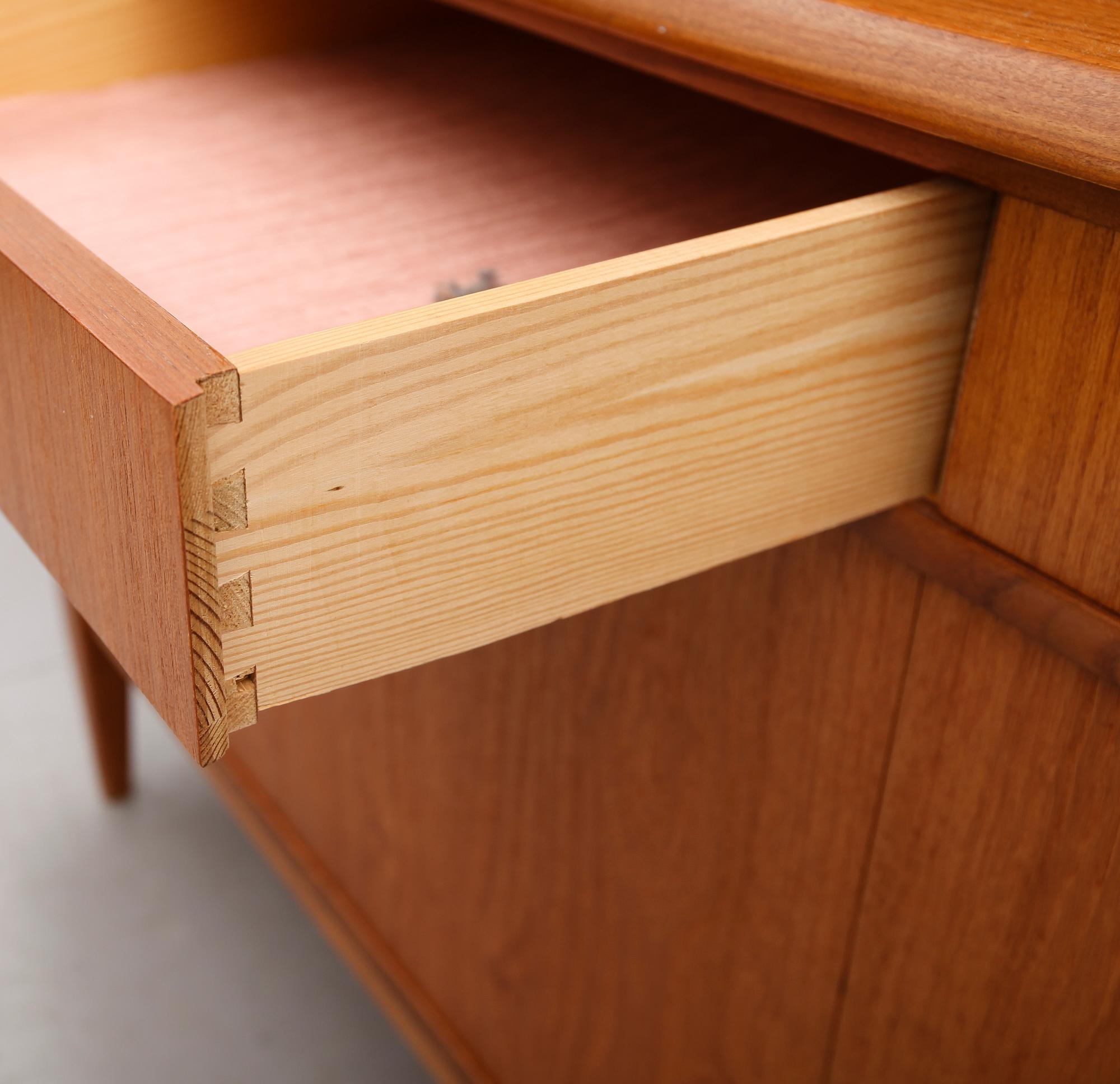 SIDEBOARD/SKÅP, 1900-talets andra hälft.