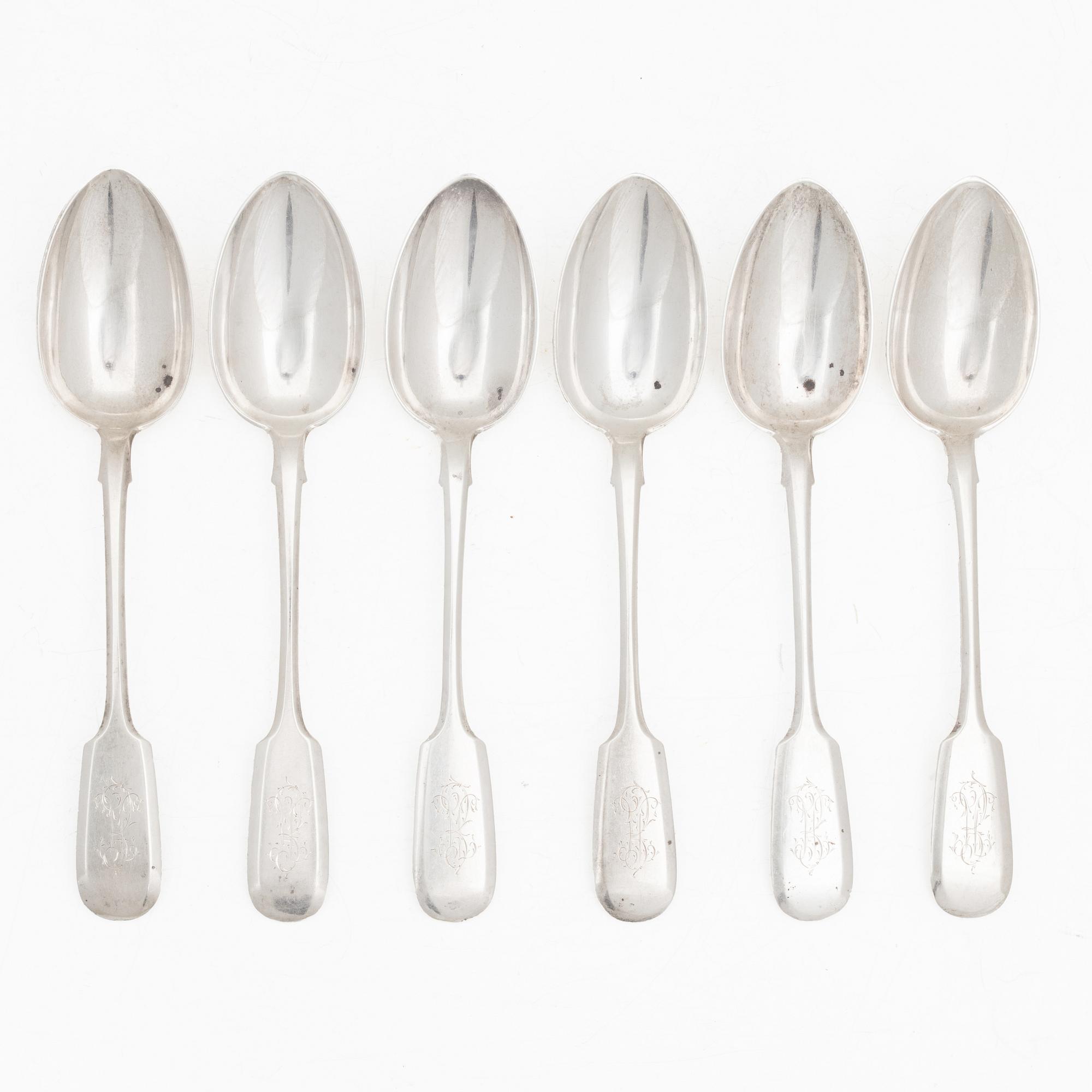 Six Russian silver dinner spoons, mark of Chlebnikov, Moscow, 1908–1926.