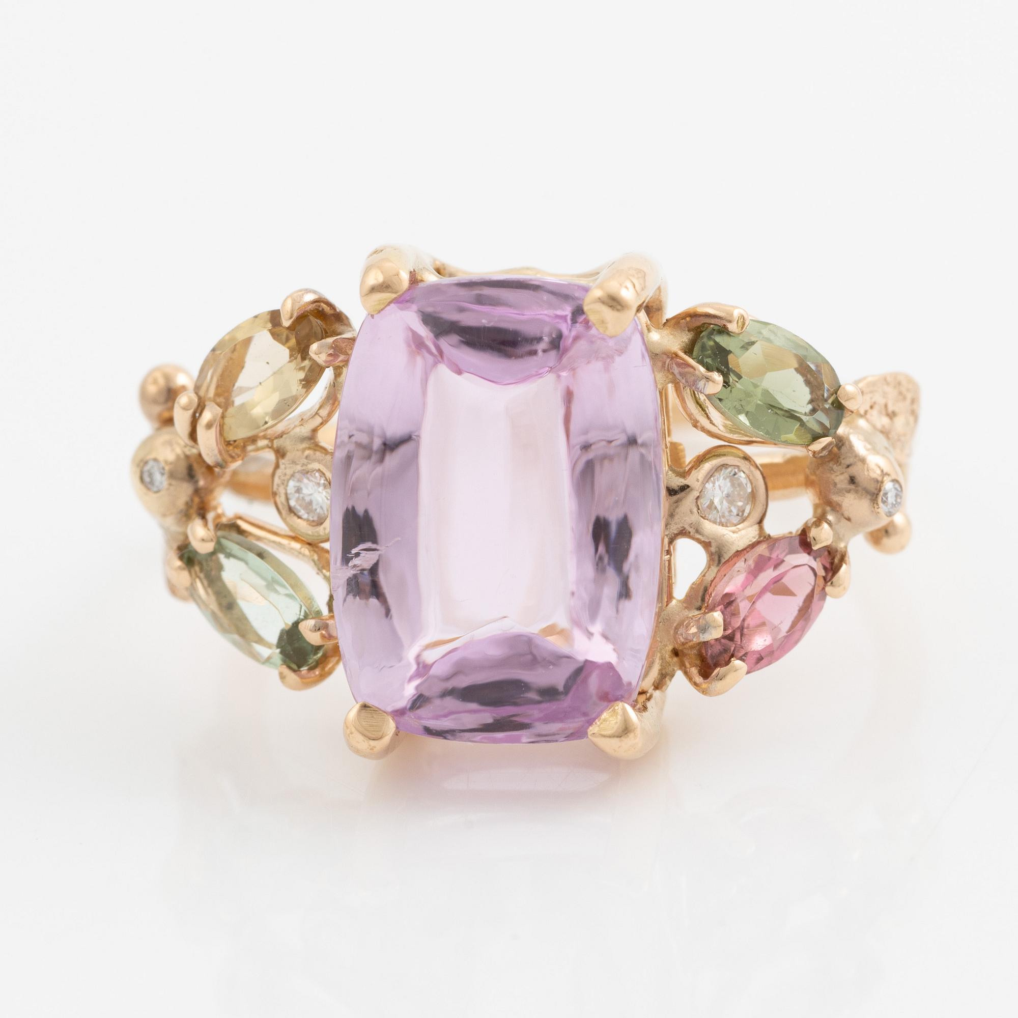 Ring, Mandelstam 18K gold with kunzite, tourmalines, and brilliant-cut diamonds.