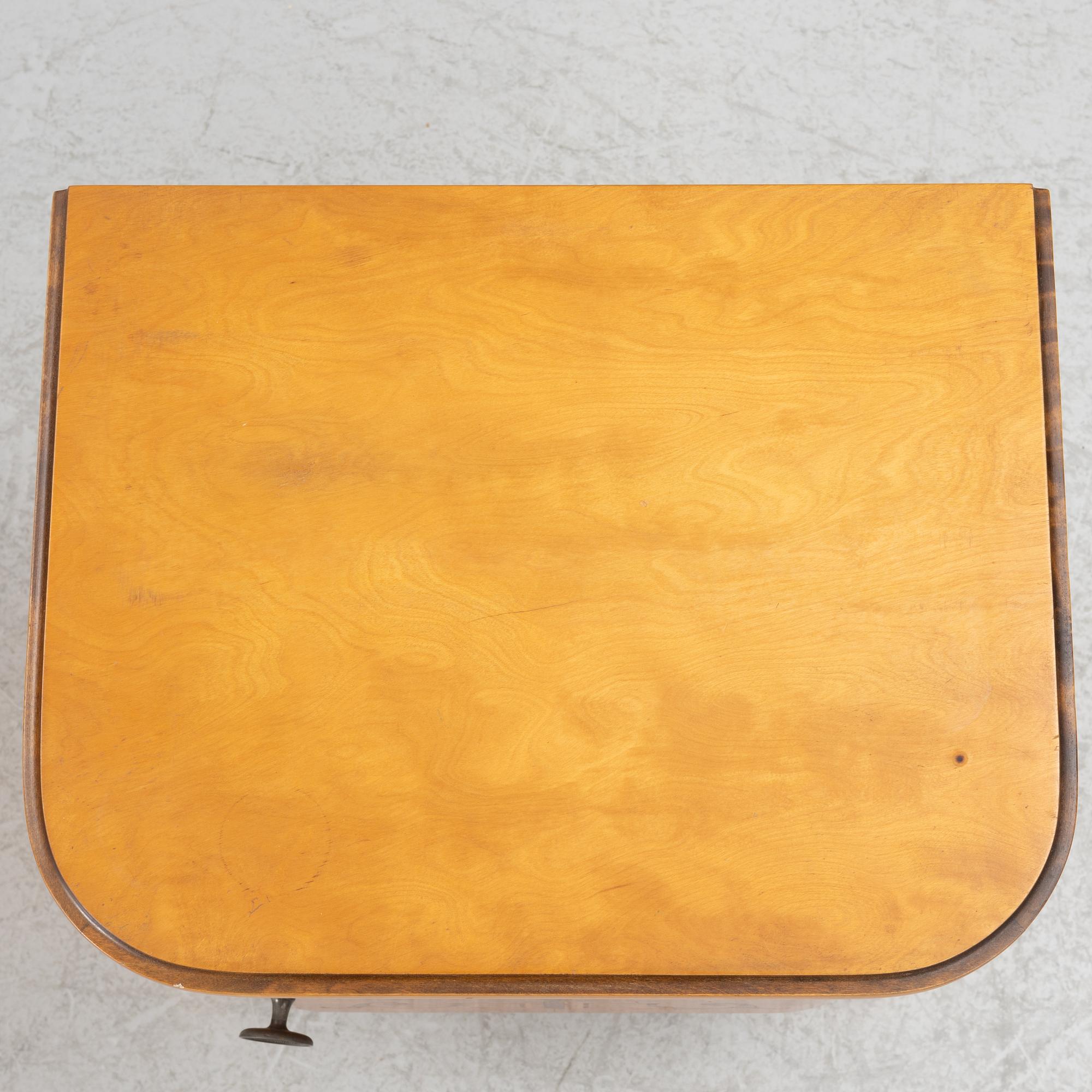 A pair of bedside tables, firsta half of the 20th century.