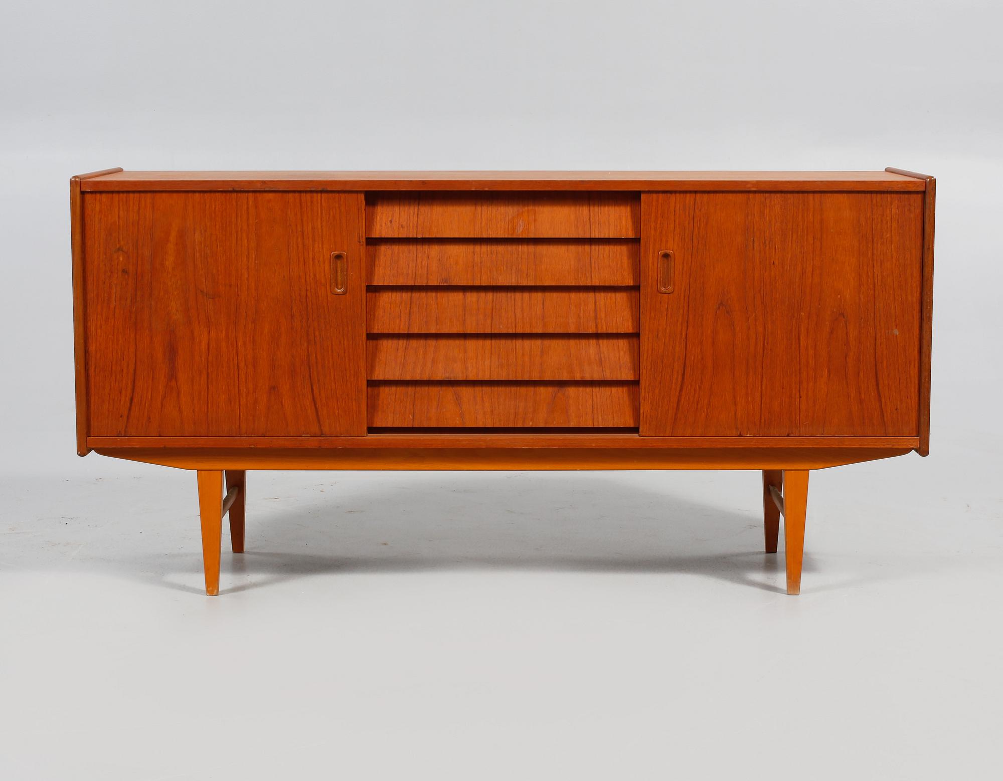 SIDEBOARD, 1900-talets andra hälft.