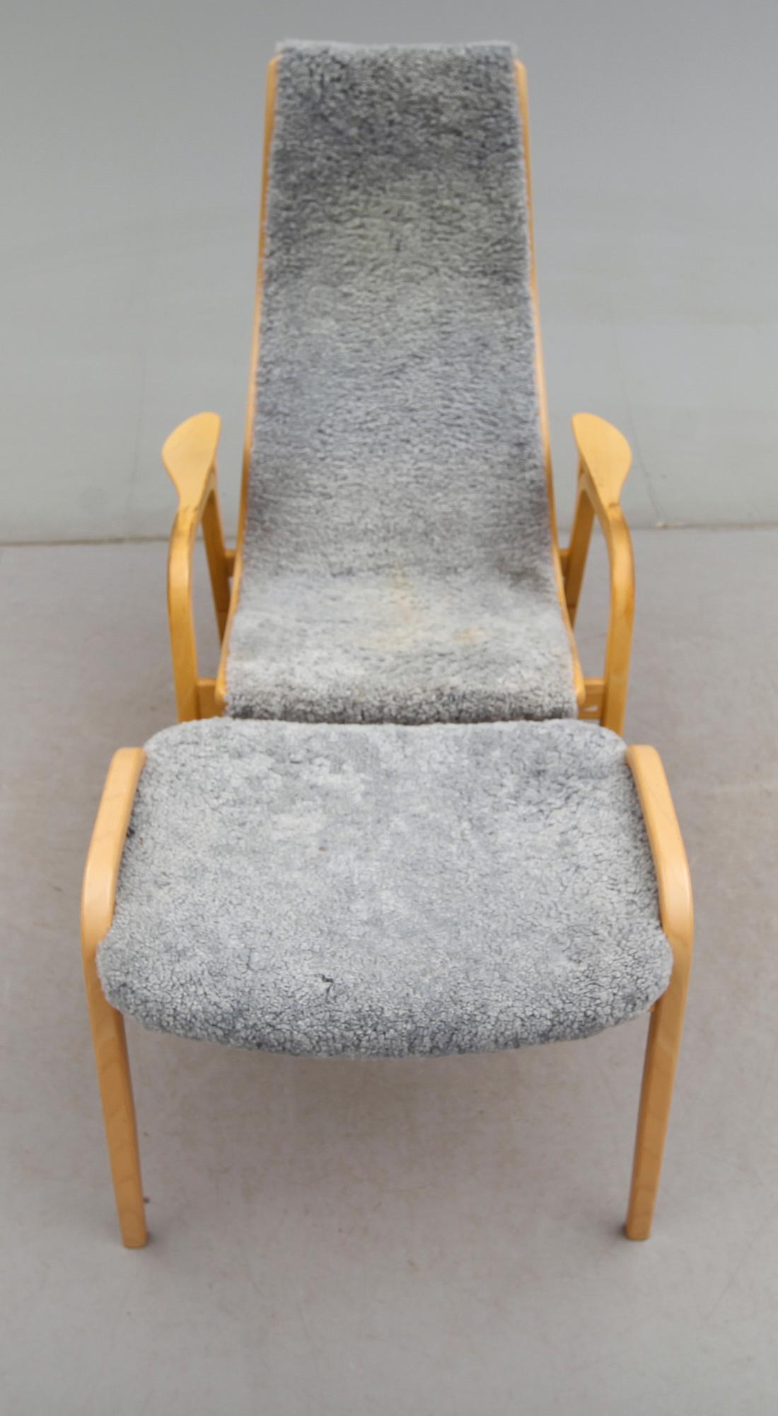 FÅTÖLJ med PALL, "Lamino", Yngve Ekström, Swedese, 1900-talets andra hälft.