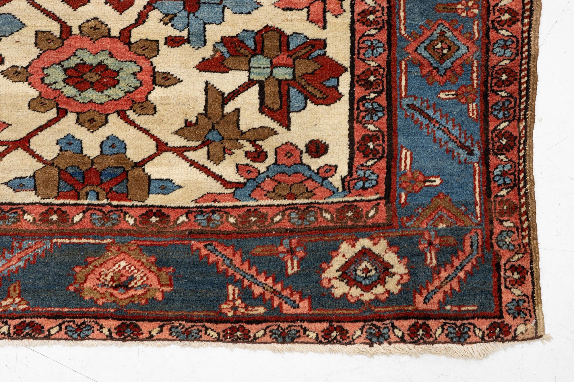 Matta, Heris, antik, 390 x 280 cm.