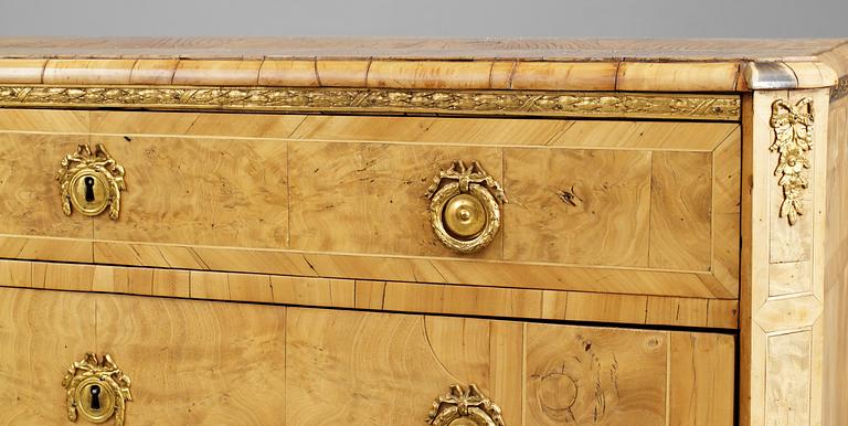 A Gustavian commode.