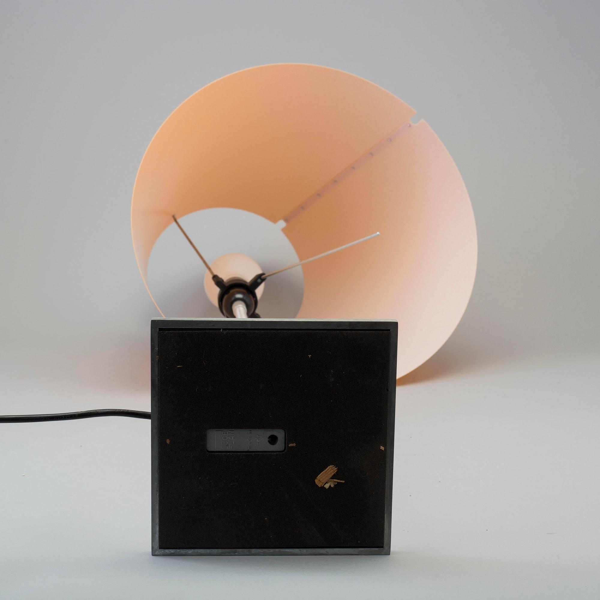 PAOLO RIZZATTO, bordslampa, "Costanza", Luceplan Italien, formgiven 1986.