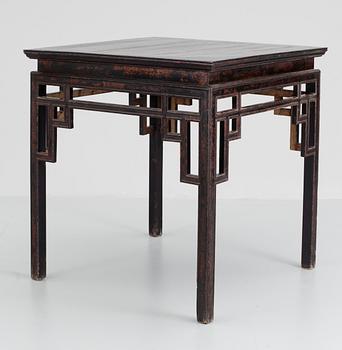 A South Asien 19th/20th cent table.