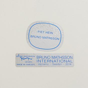 Bruno Mathsson & Piet Hein, a 'Trisuperellipse' coffee table, Bruno Mathsson International, Värnamo, 2014.