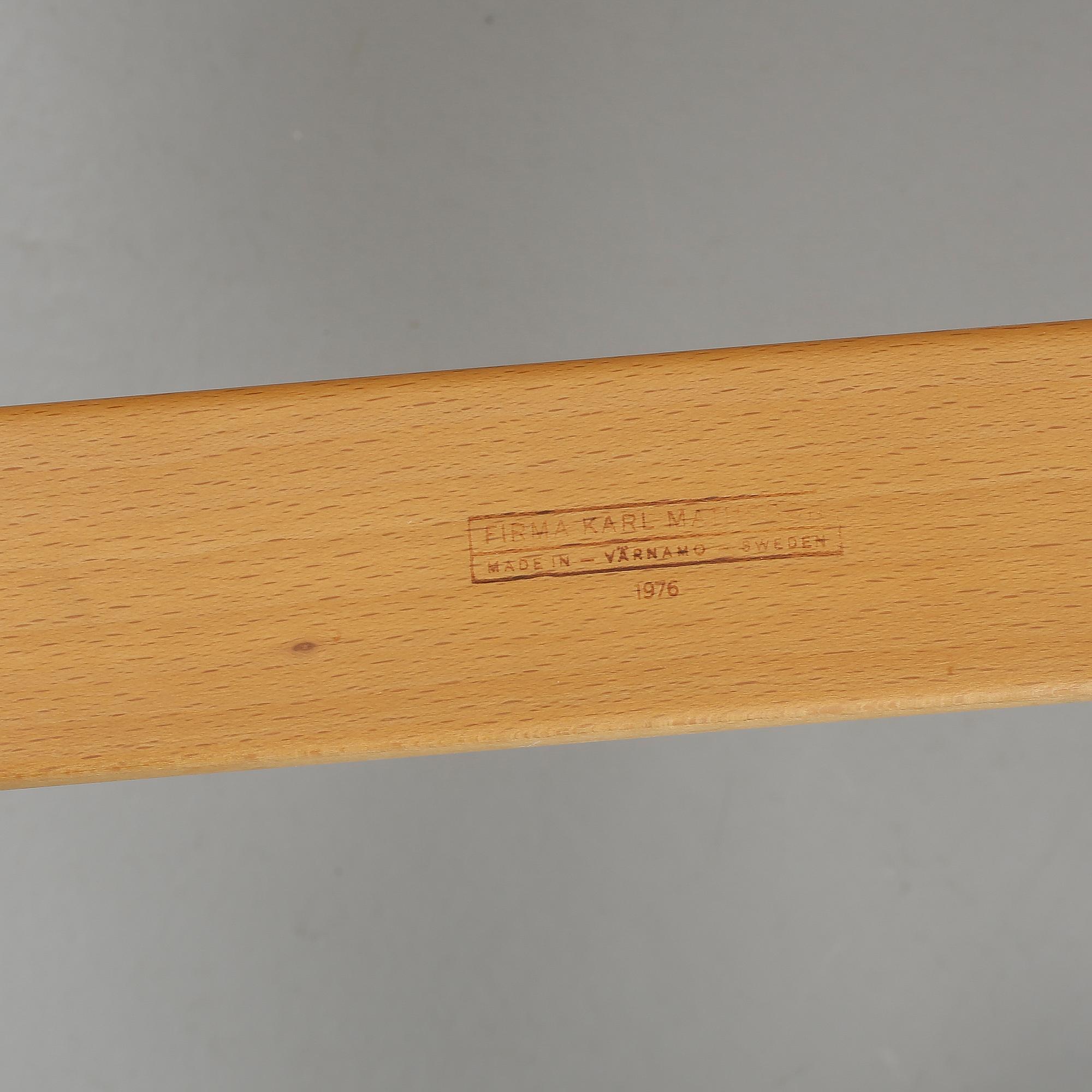 KARMSTOL. "Eva" design Bruno Mathsson, Firma Karl Mathsson. Daterad 1977.