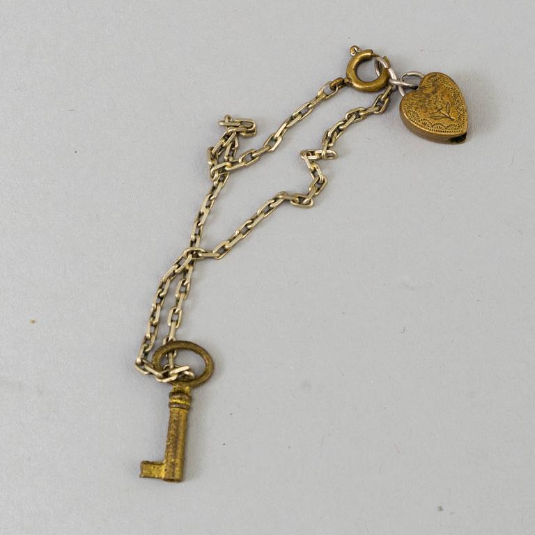 SKRIN med LOCK, glas och förgylld mässing, 1800-talets slut.