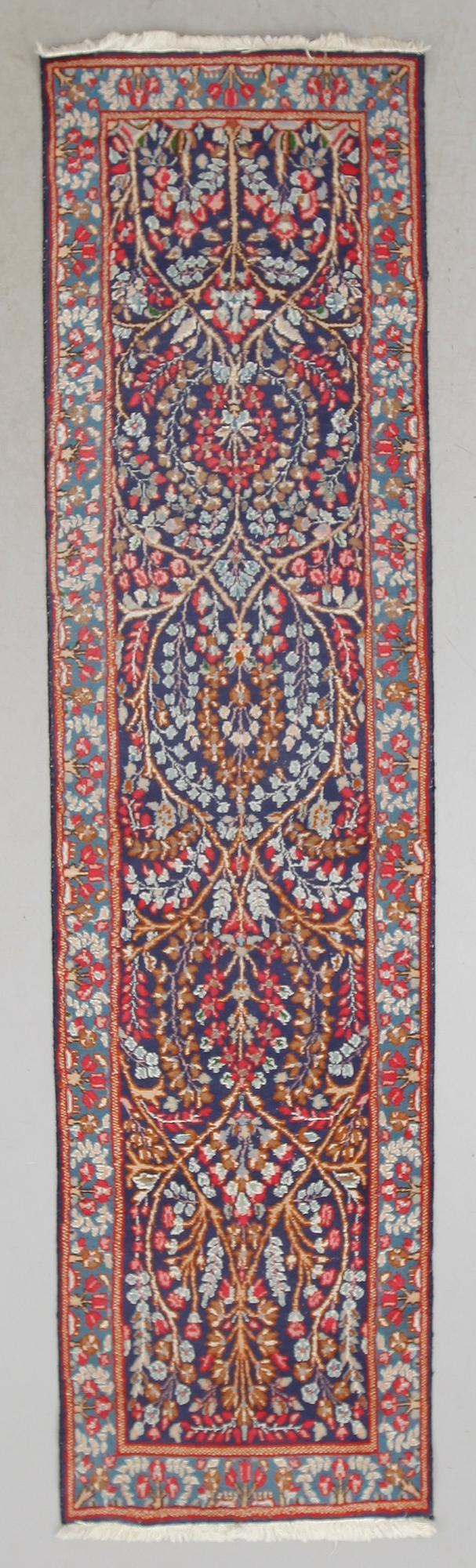MATTA, Kirman, ca 293 x 75 cm.