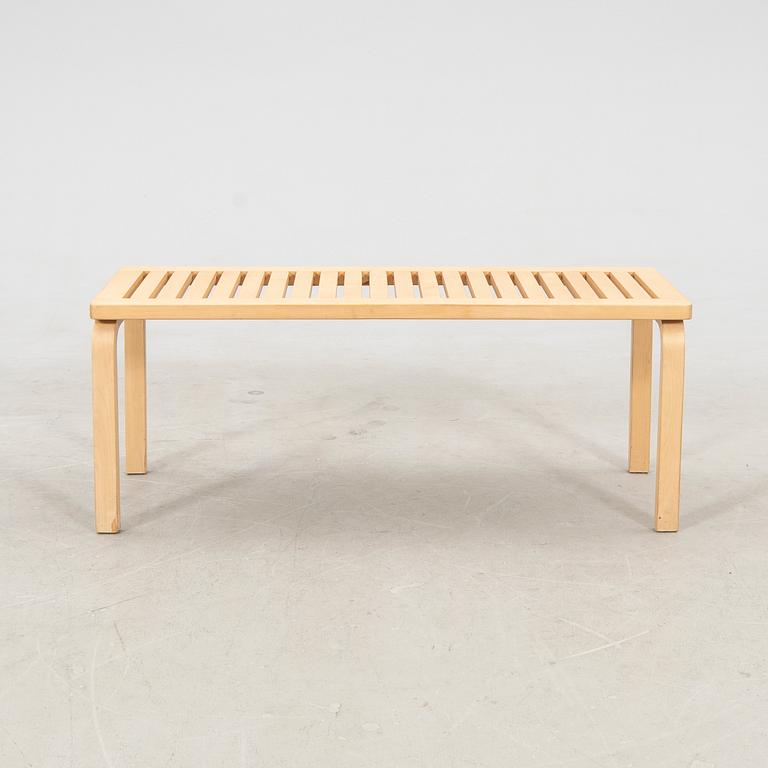 Alvar Aalto bänk 153A, Artek 1970/80-tal.