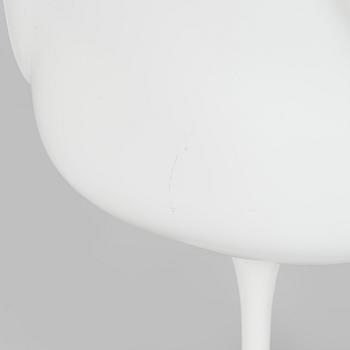 Eero Saarinen, A set of six 'Tulip' chairs, Knoll International.