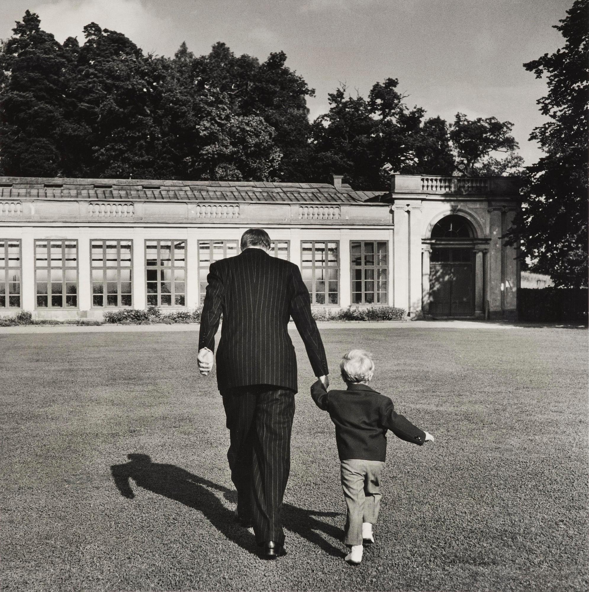 Lennart Nilsson, "Gustav VI Adolf och Kronprins Carl Gustaf, Orangeriet Ulriksdal, 1950".