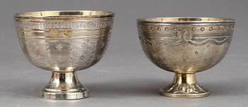 TEKOPPAR MED SILVERHÅLLARE, 10+5, silver, Turkiet, 24 st, porslin mest Ryssland. Sannolikt sent 1800-tal. Vikt ca 572 g.