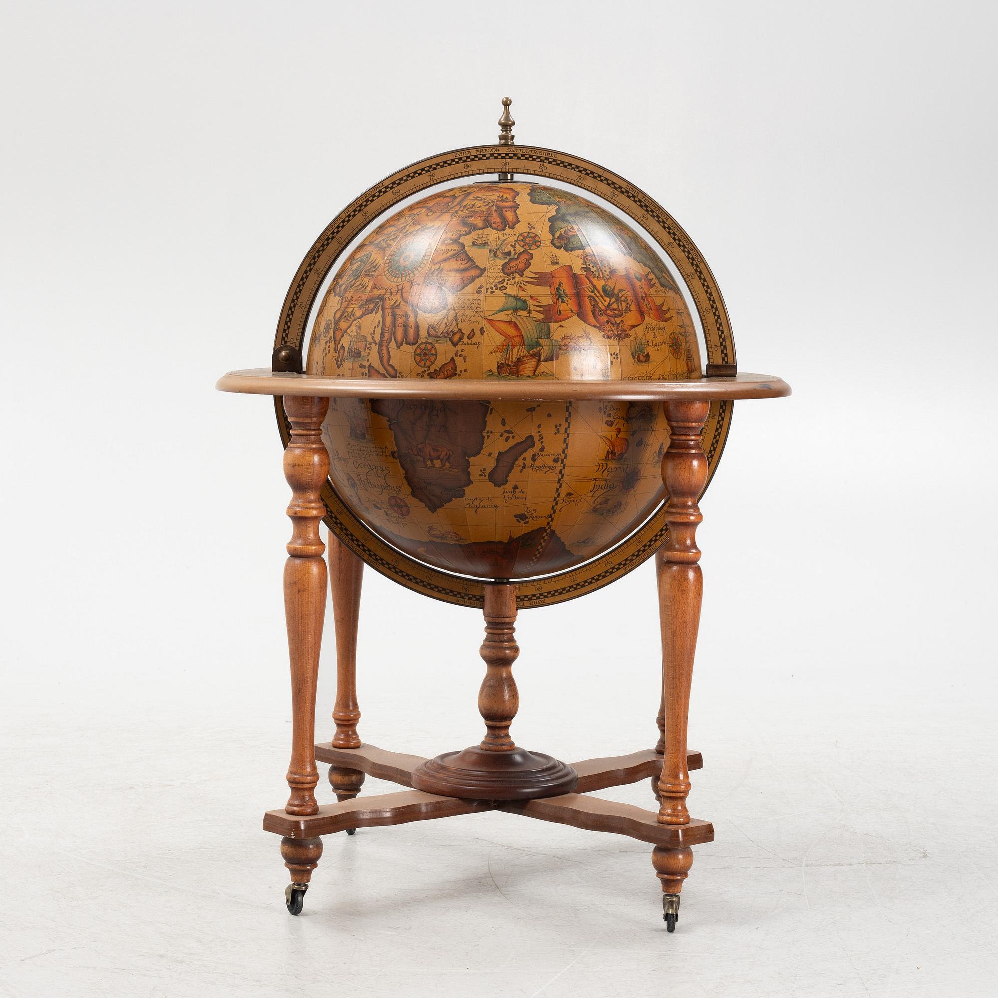 Barskåp, i form av jordglob, 1900-talets slut.