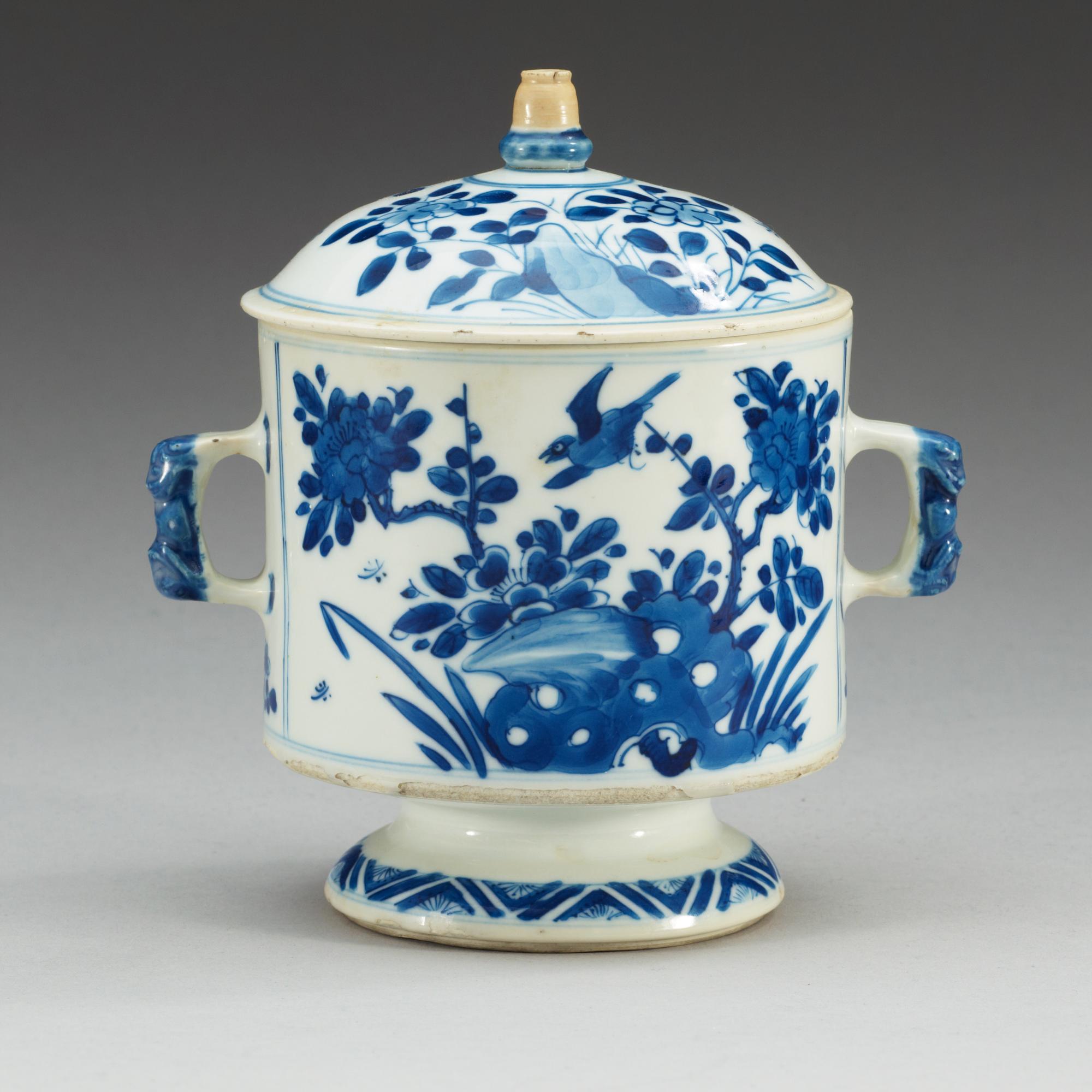 SKÅL och LOCK, porslin. Qing dynastin, Kangxi (1662-1722).
