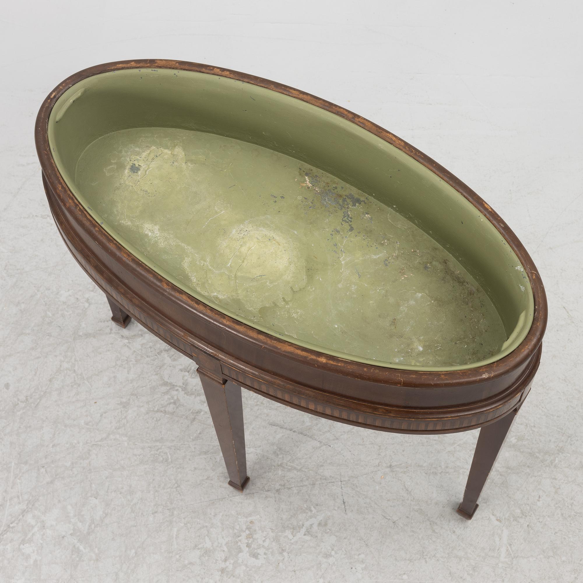 Jardinière / flower table, Louis XVI style, circa 1900.