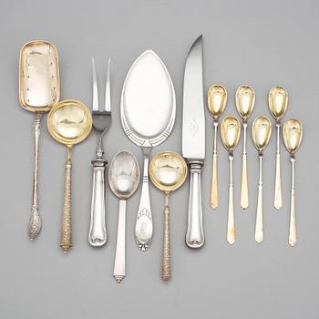 PARTI DANSKT SILVER, 13 delar, bland annat Harald Nielsen för Georg Jensen, vikt ca 376 gram.