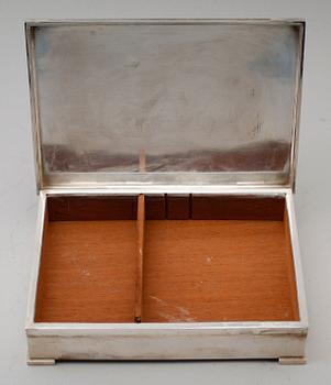 CIGARETTSKRIN, silver, RHE, Stockholm 1959. Total vikt 491 g.