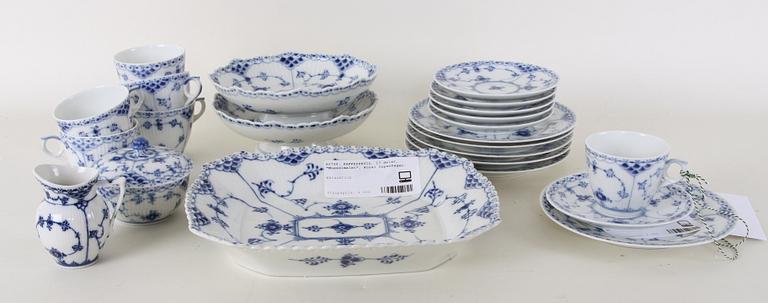 KAFFESERVIS, 17 delar, "Musselmalet", Royal Copenhagen.