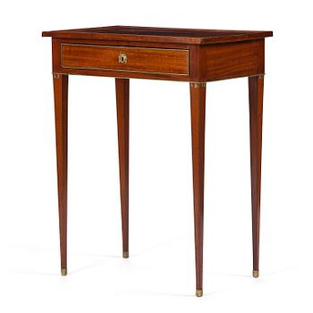 39. A late Gustavian mahogny table.
