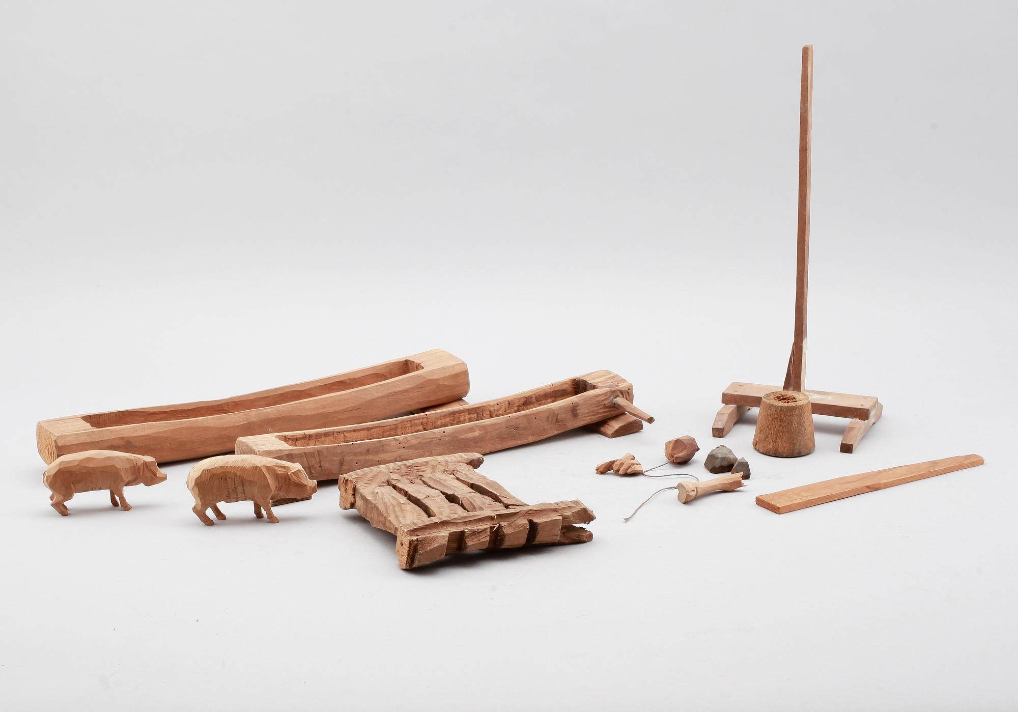 AXEL PETERSSON DÖDERHULTARN, samling dekorelement, snidat trä, stämpelsignerade.