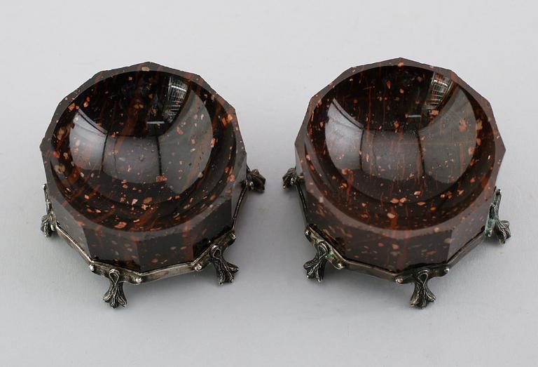 SALTKAR, 1 par, porfyr och silver, Stockholm 1884.