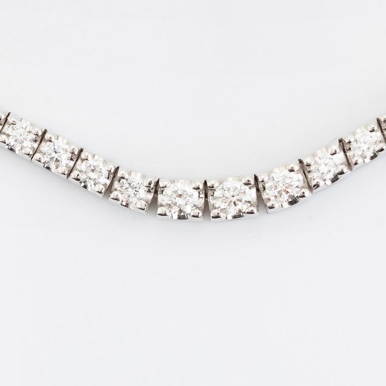Brilliant cut diamond rivière necklace.