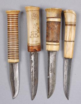 KNIVAR, 4 st, samiska, renhorn och läder, bl a dat 1924 samt 1929.