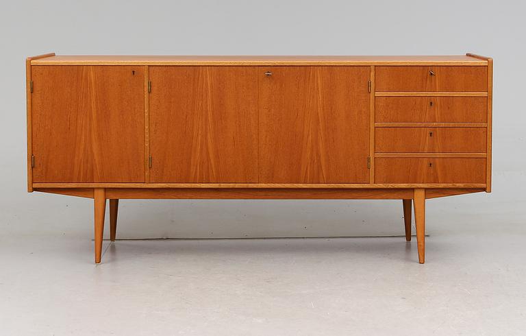 SIDEBOARD, 1900-talets andra hälft.