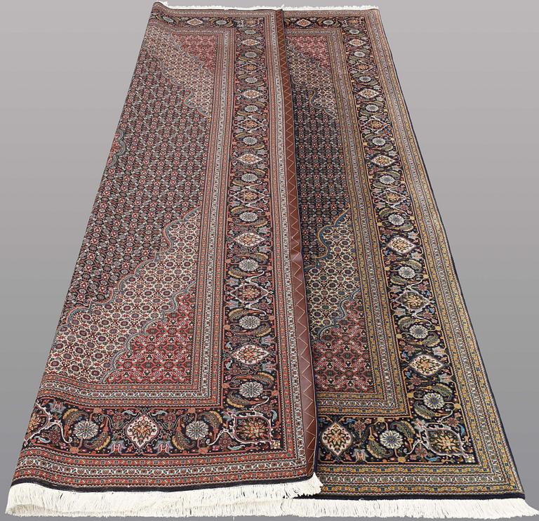 MATTO, Tabriz part silk, so called 50 Radj, ca 300 x 202 cm.